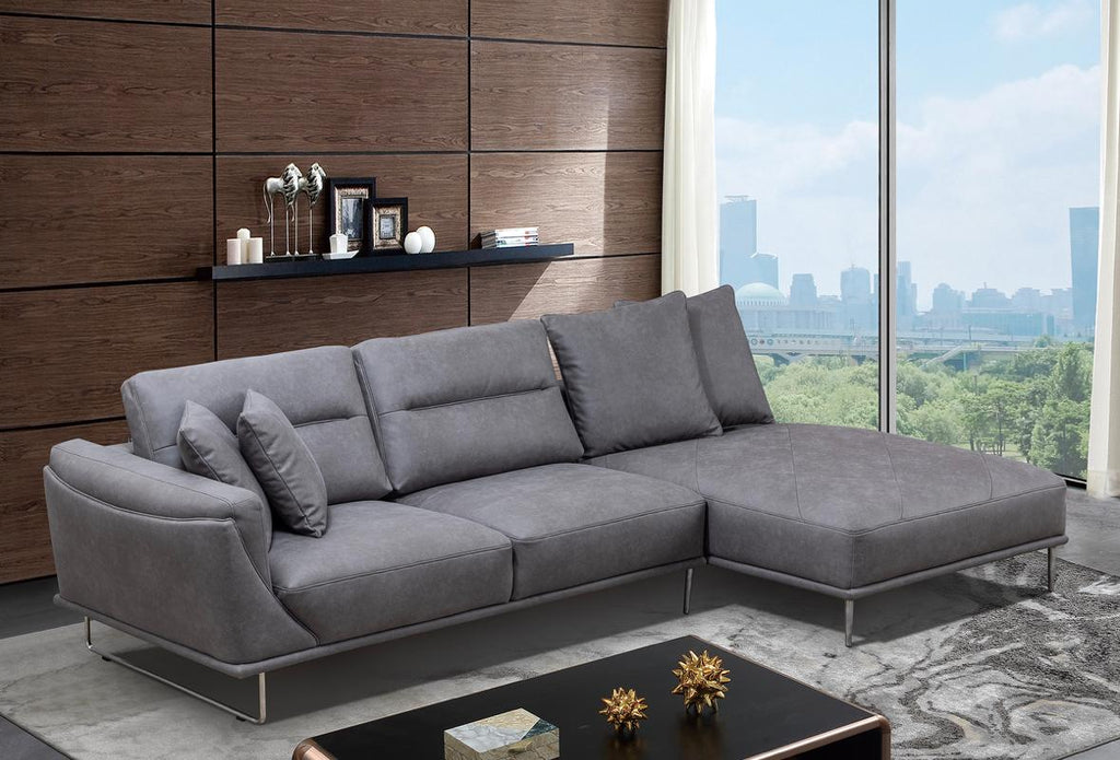 NKS99942GRYSSR Sectional with Right Side Chaise & 4 Pillows