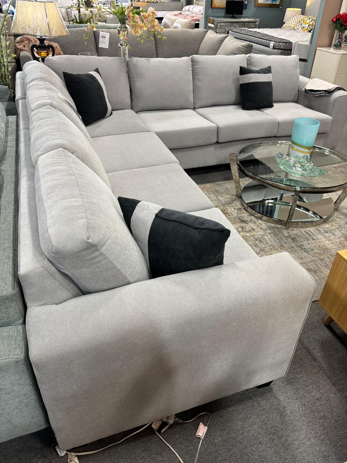 NKSPARAFKN5 Canadian Made Large Sectional (Fabric options)
