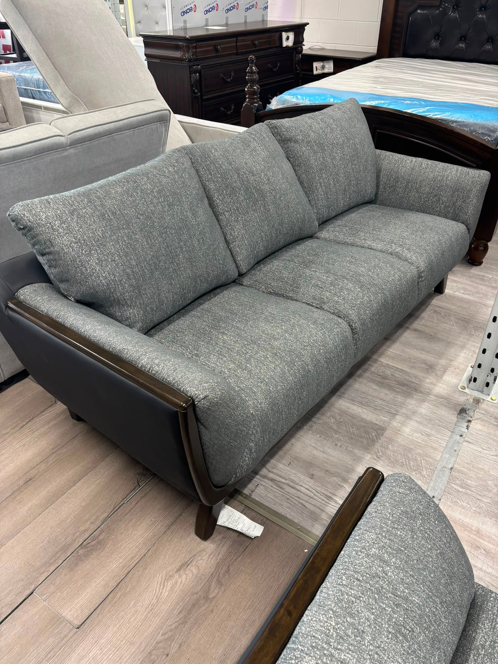 NKSFURSELECT3 Sofa & Love Seat
