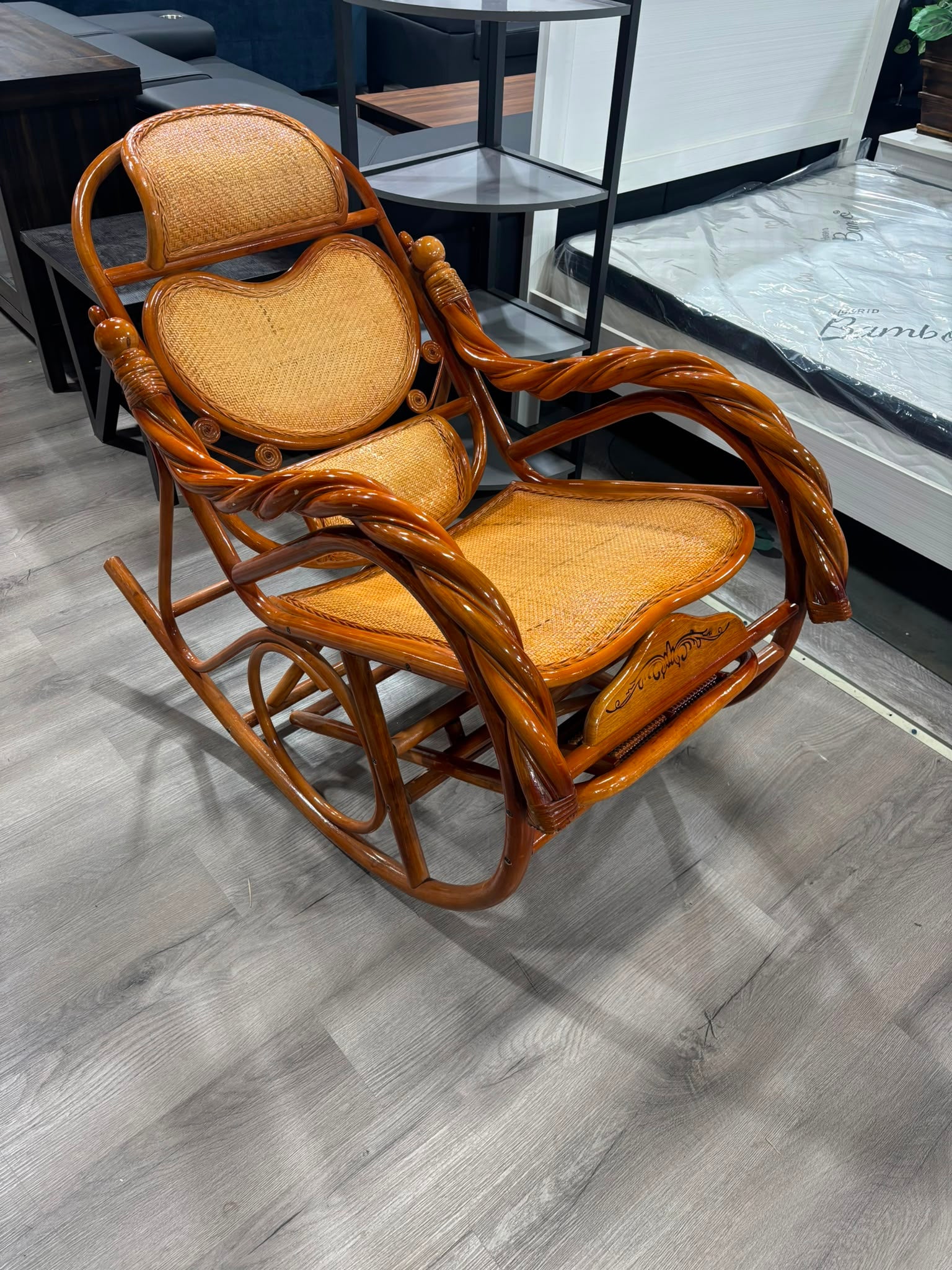 NKSFURSELECT5 Rocking Chair