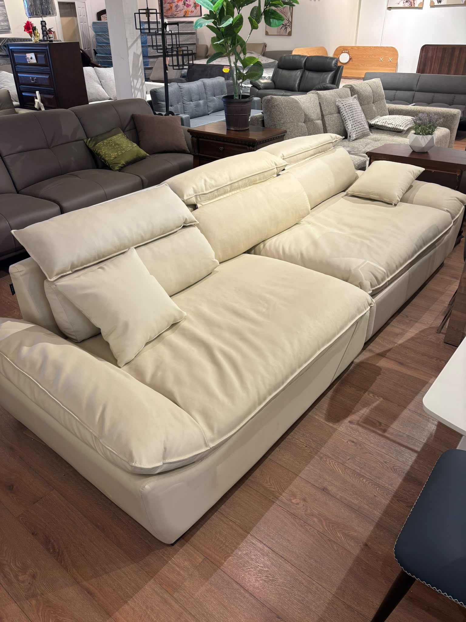 NKSHAP2 Modern Fabric Large Sofa